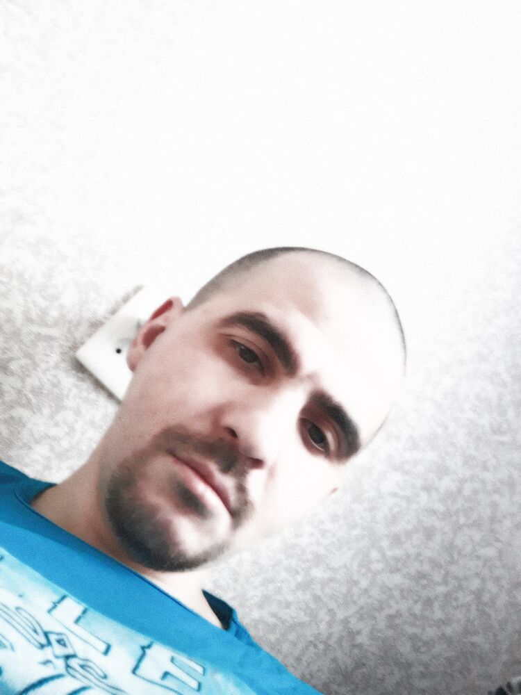  41369475  Zaur, 40 ,    