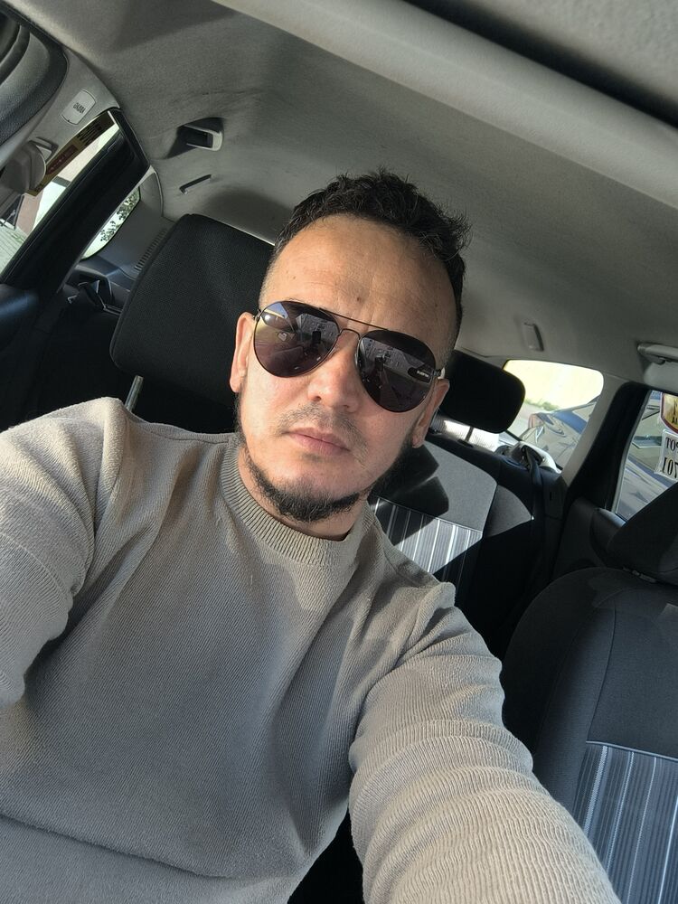  53647385  , 28 ,    -