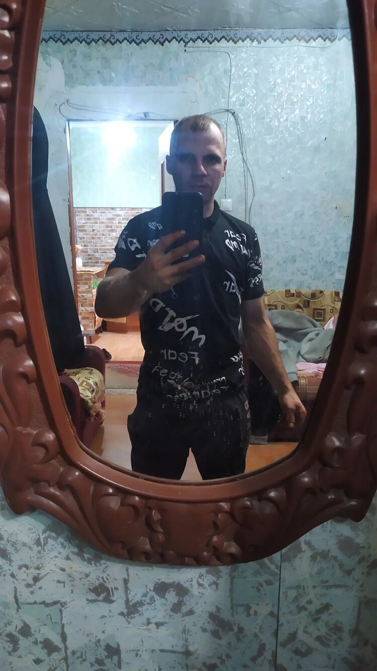  30641925  Petr, 31 ,    