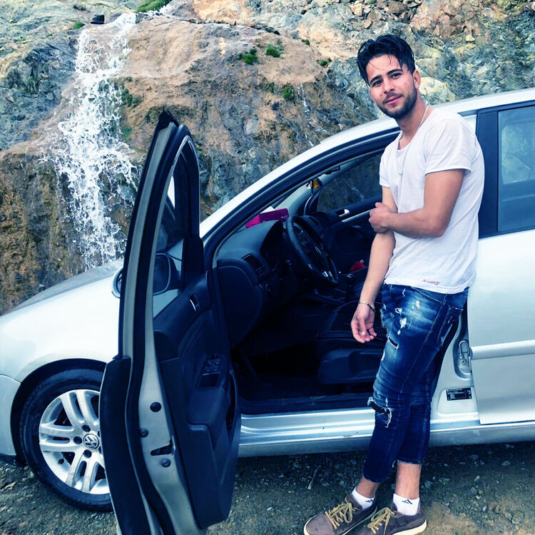  ,   Mounim, 28 ,   ,   , c 