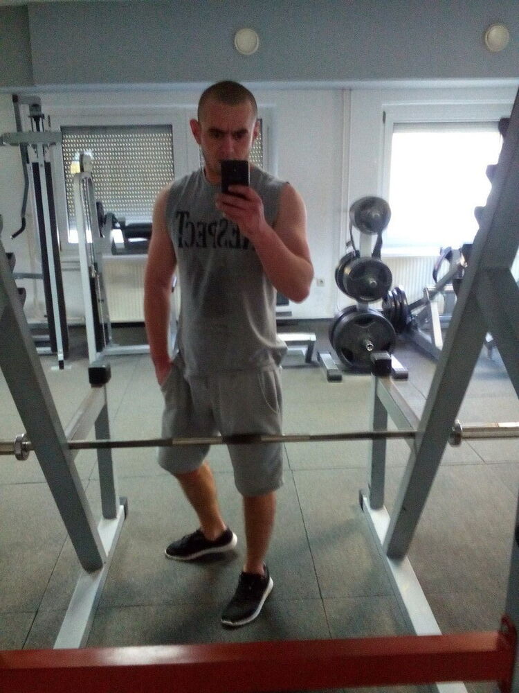  14611945  Vlad, 33 ,    