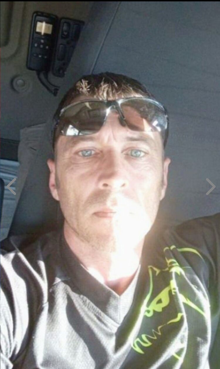  50669975  Goran, 49 ,    