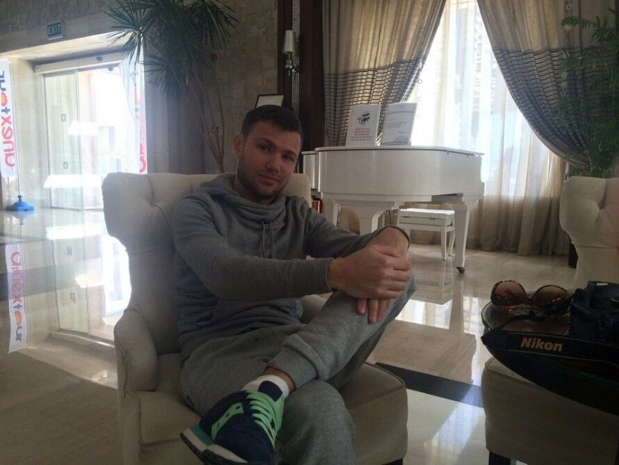  9864935  , 35 ,    -