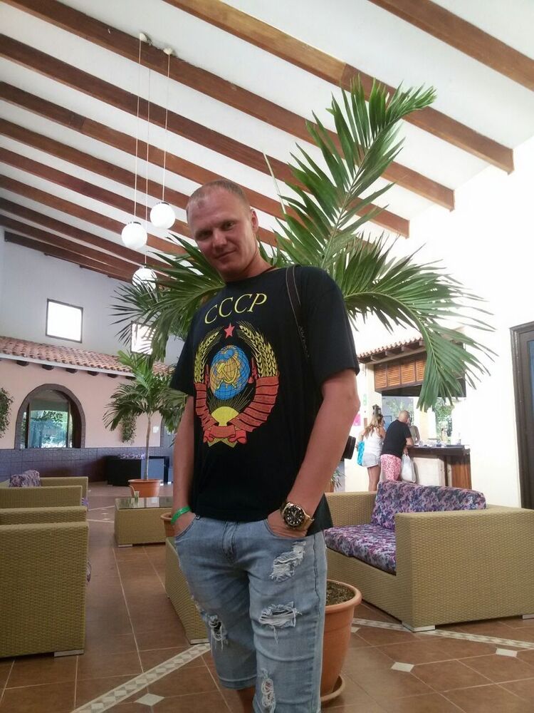  --,   , 42 ,  