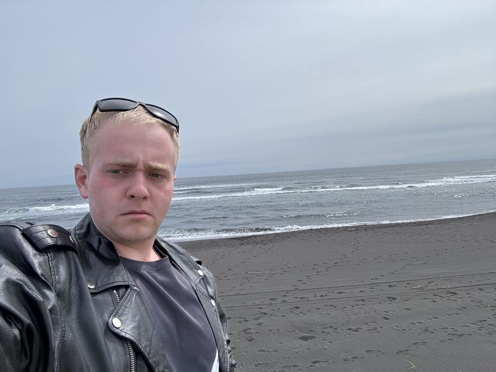  51833105  , 24 ,    -