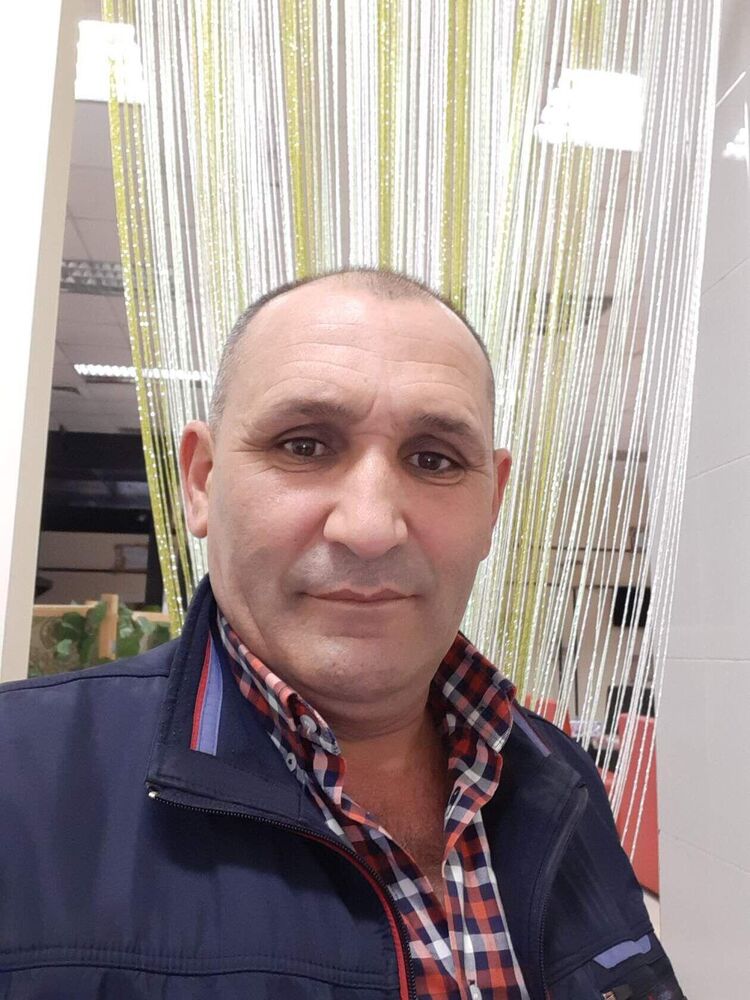  35664245  , 52 ,    