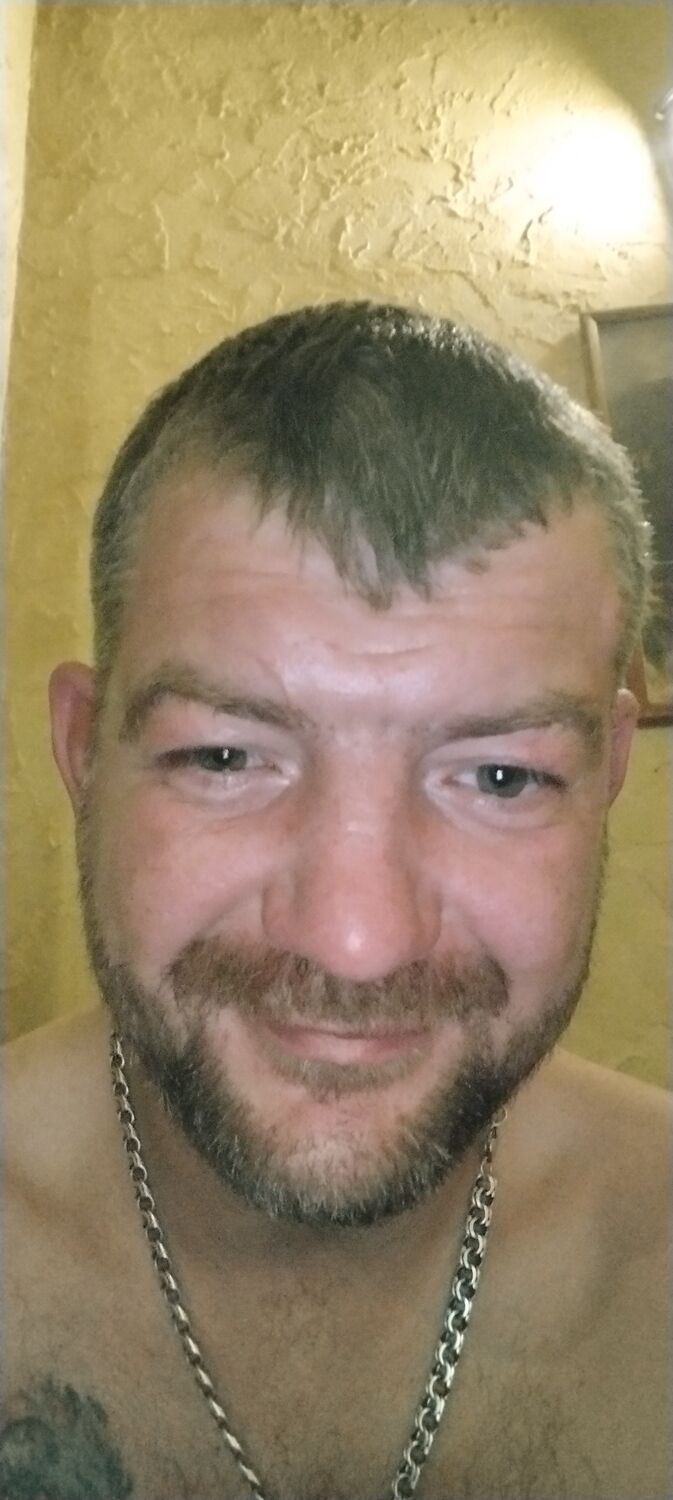  39411055  Vladimir, 37 ,    