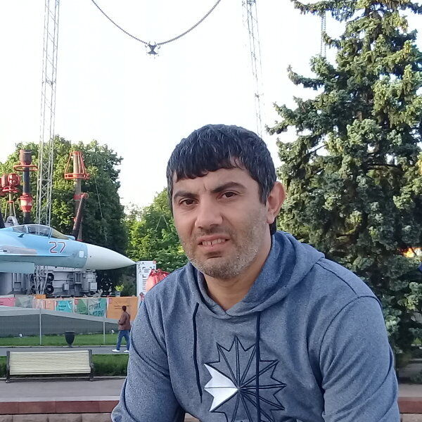  34802195  Arshavir, 42 ,    