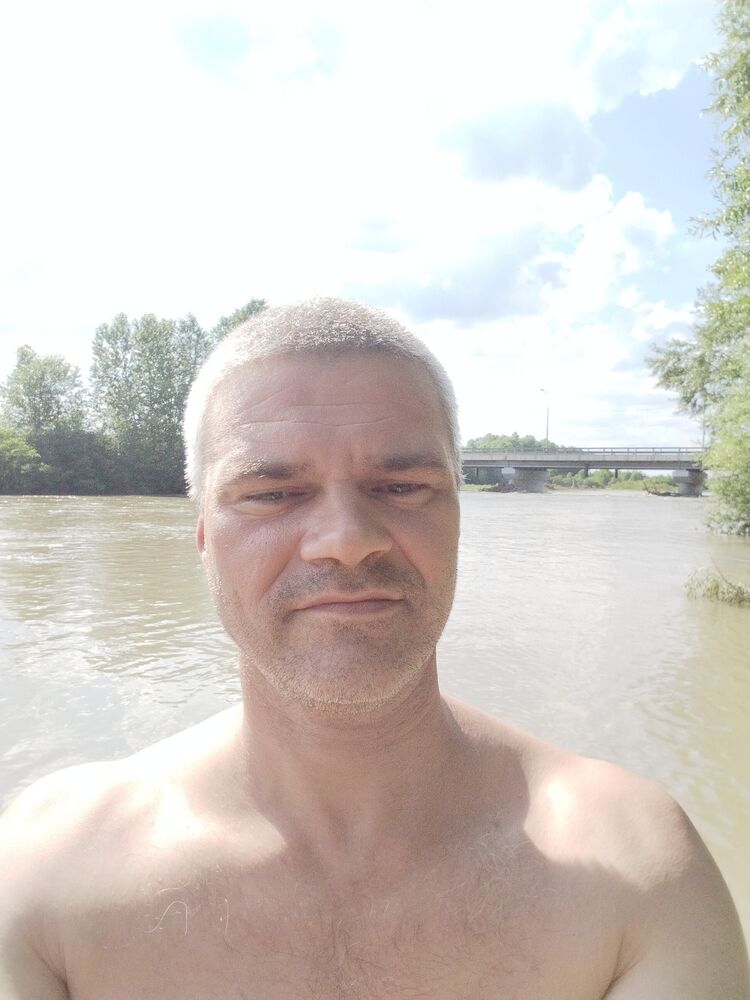  44203585  , 40 ,    