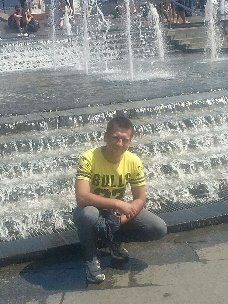  12427745  Vovik, 41 ,    