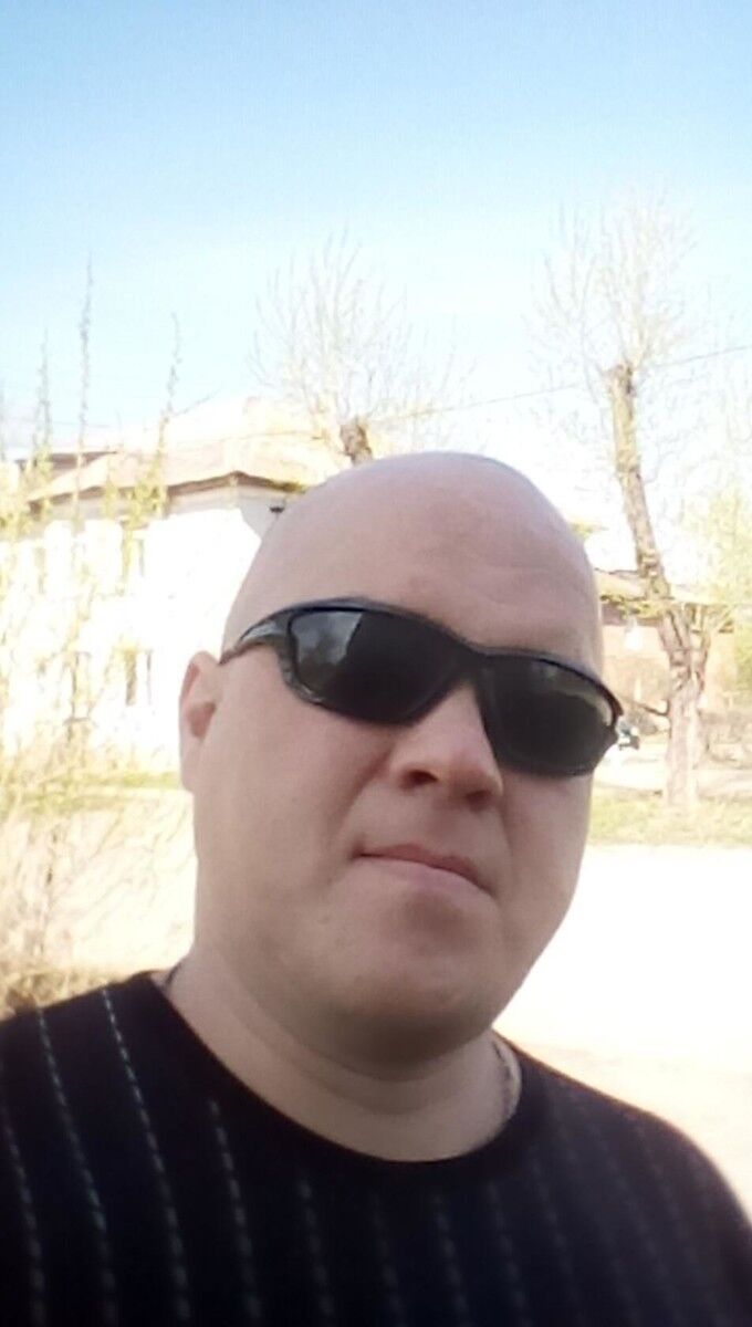  19822795  Timur, 43 ,     