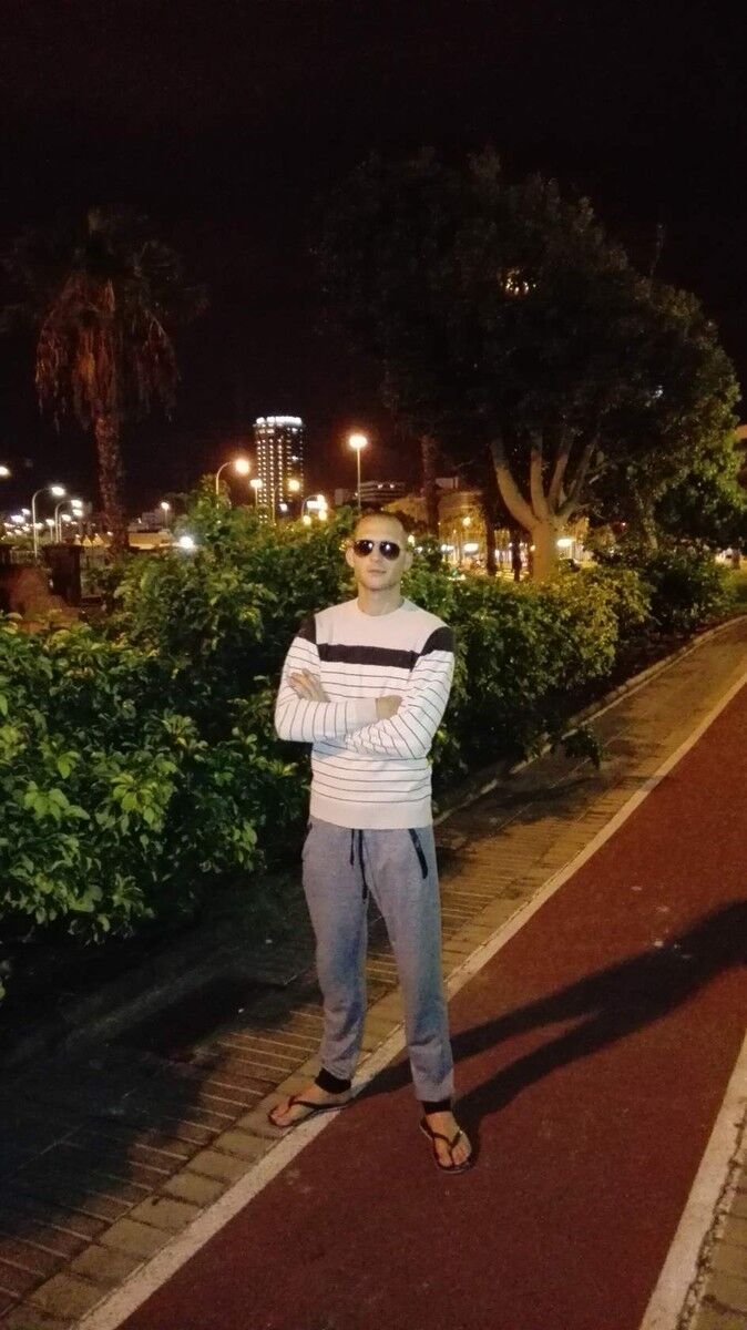  ,   Vitaliy, 40 ,   