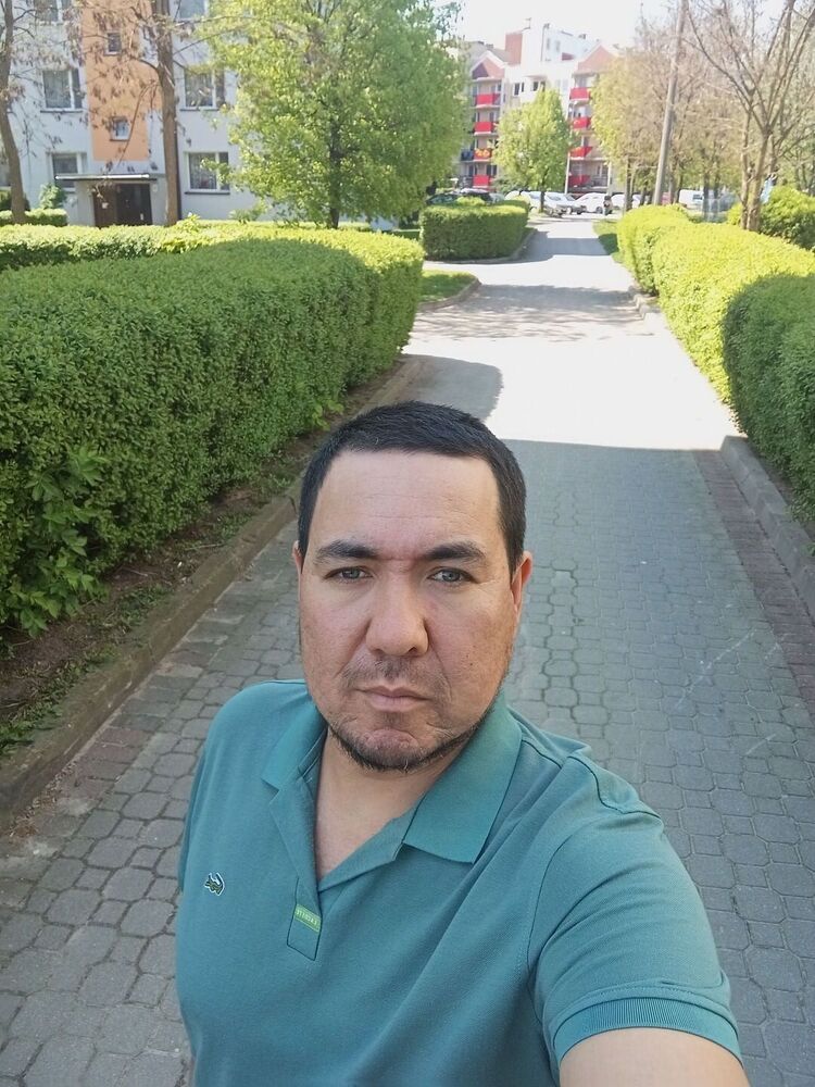  47451265  Gafurbek, 39 ,    
