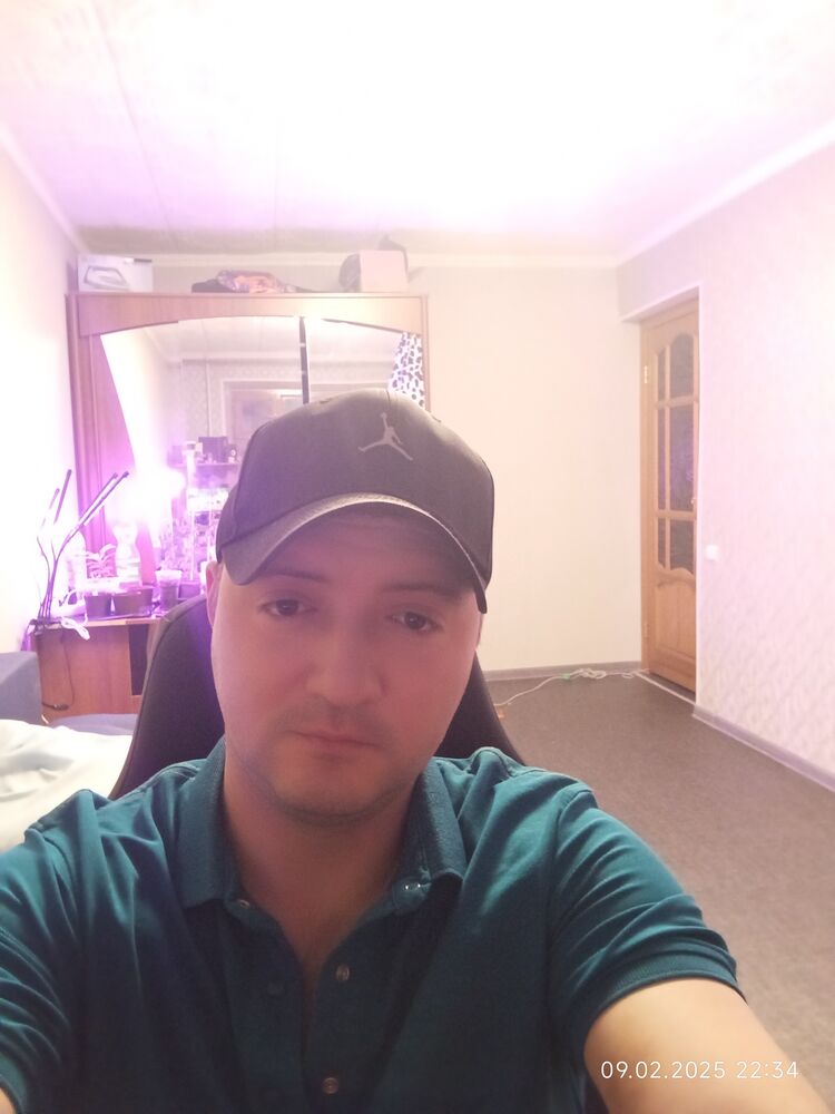  49567025  , 34 ,    