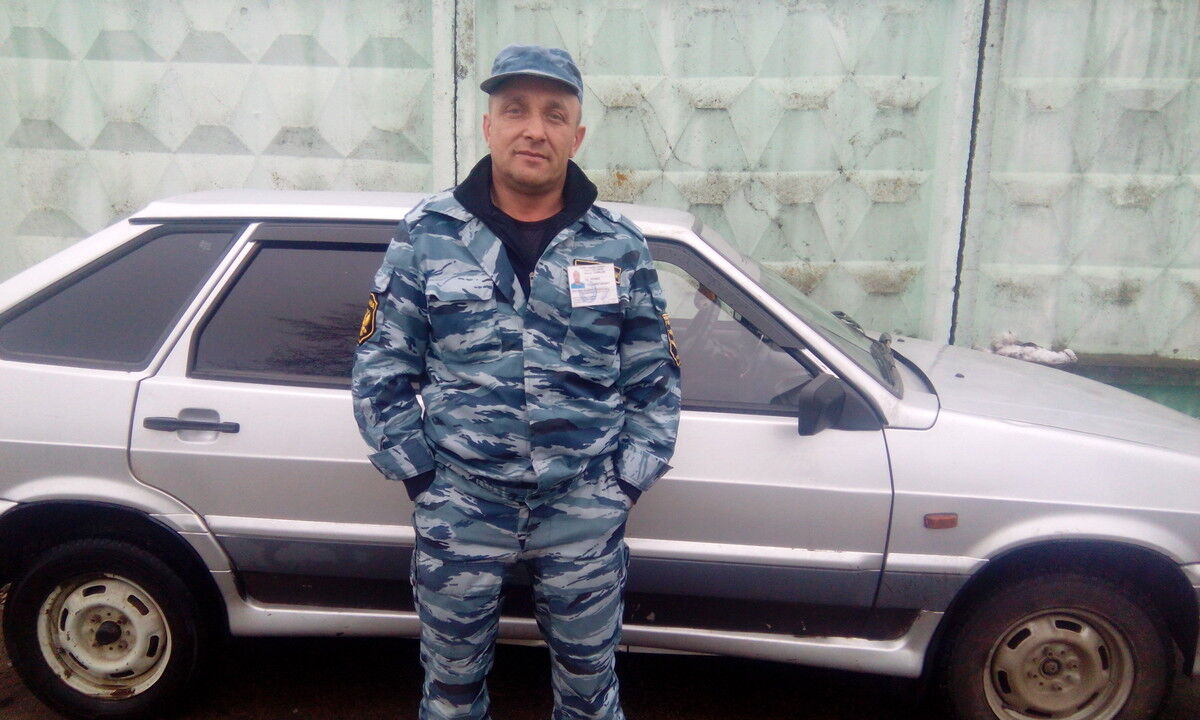  13937605  Leonid, 48 ,    