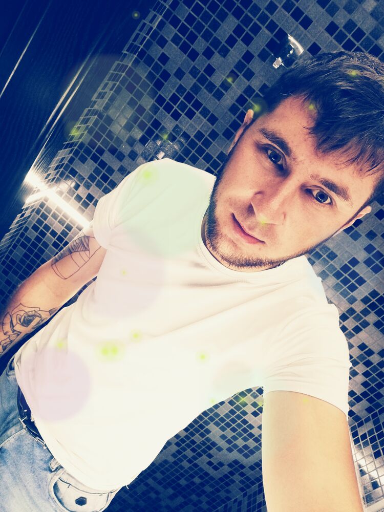  28286915  Mikhail, 31 ,    