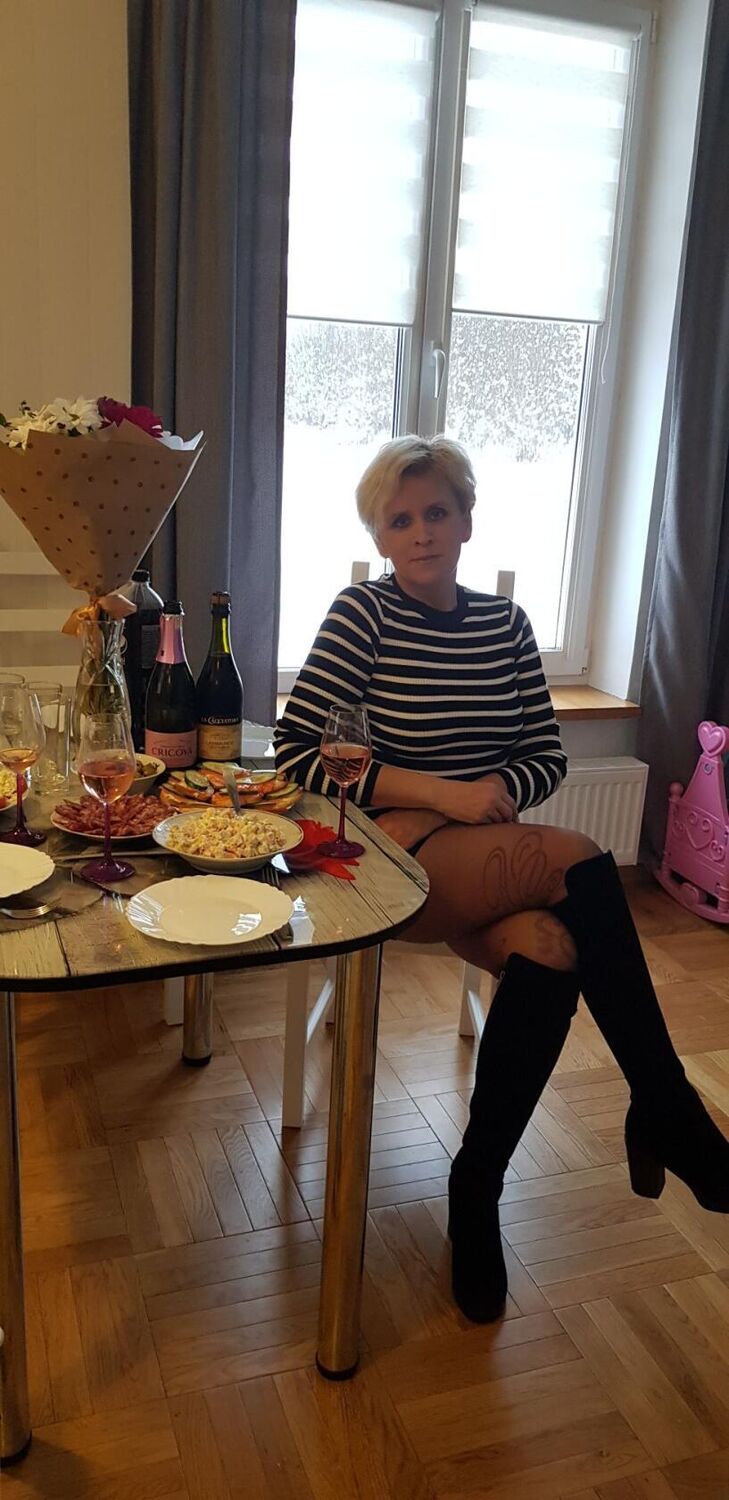  43715405  Nika, 51 ,    