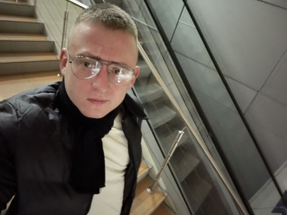  48687815  Denis, 34 ,    -