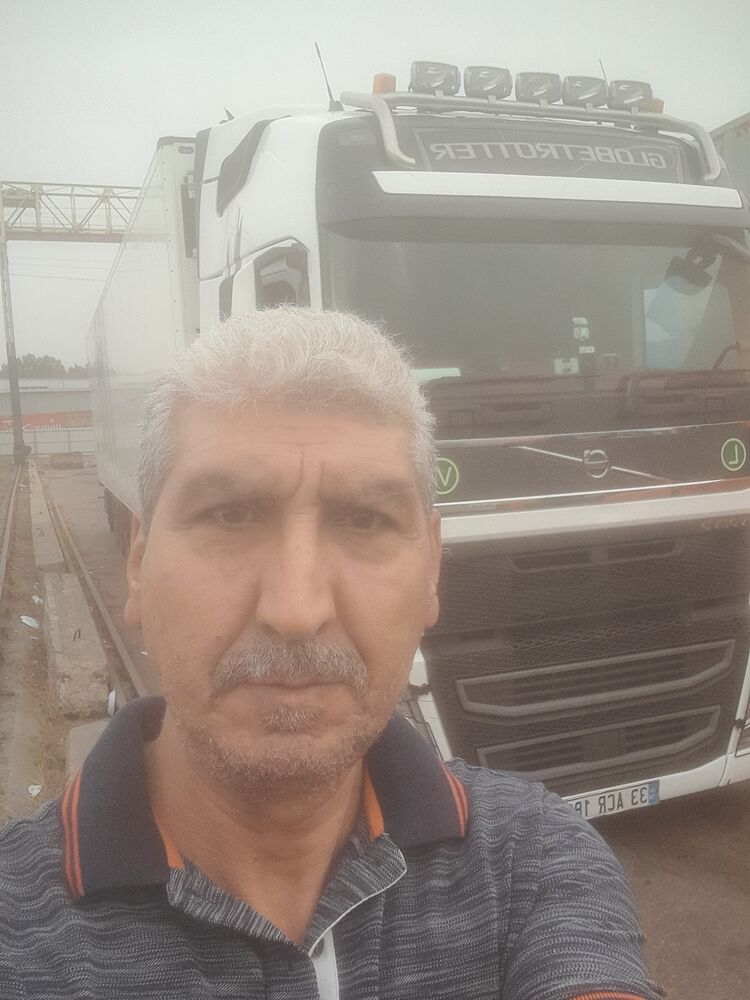  43551885  Kemal, 50 ,    