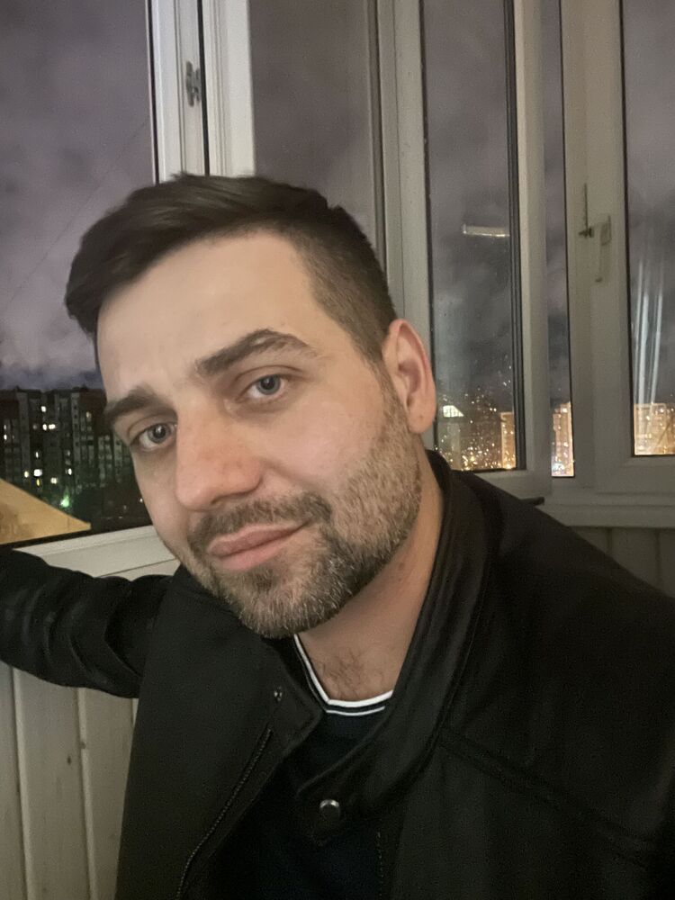  31279835  Evgenii, 34 ,    