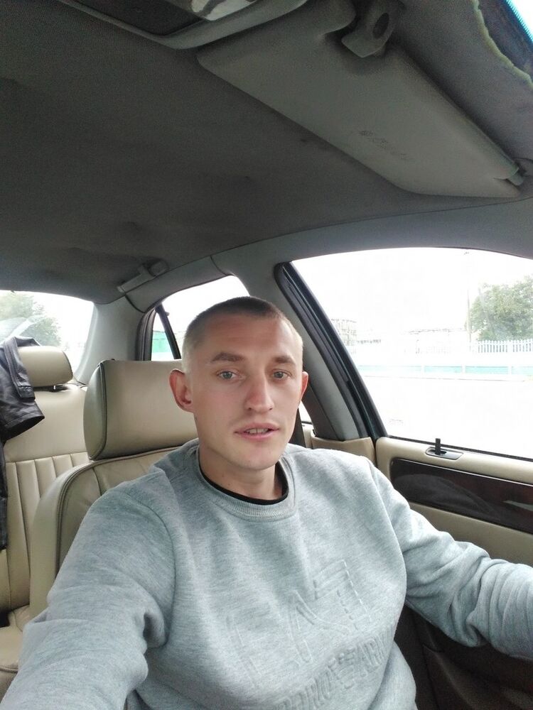  10438365  Andronbaton, 35 ,    