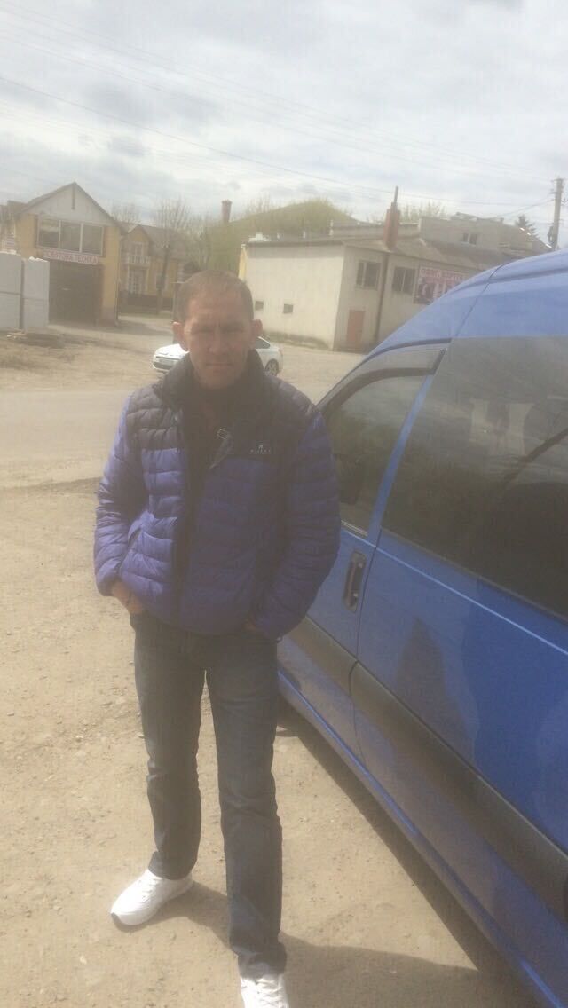  40505835  Igor, 49 ,    