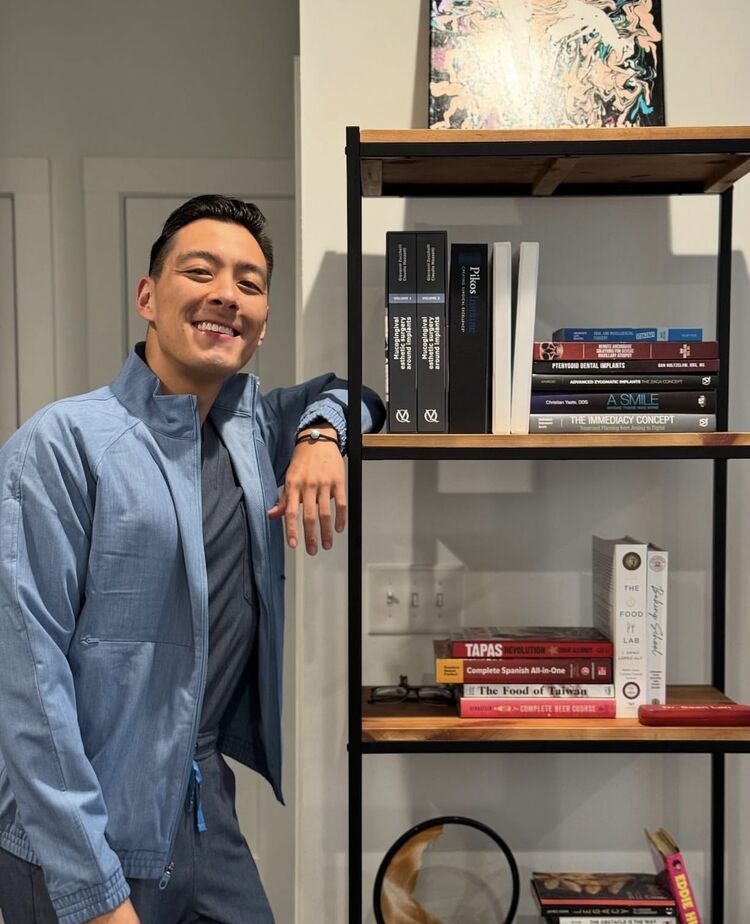  53633215  Dr Vladimir, 48 ,    