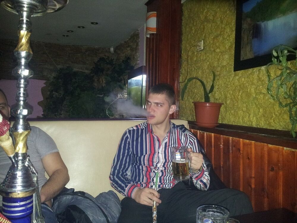  ,   Alex, 33 ,   