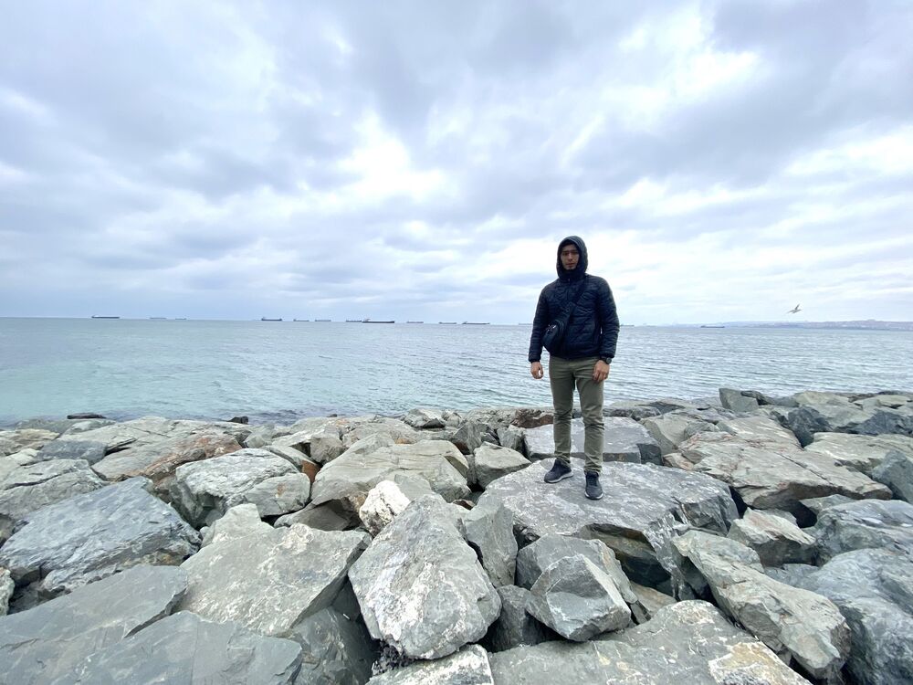  27008335  Ziyodilla, 33 ,    