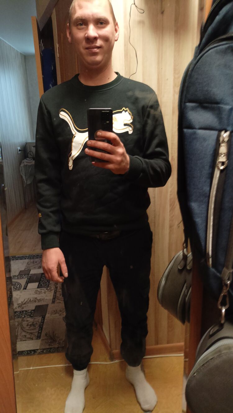  32279865  Anton, 28 ,    