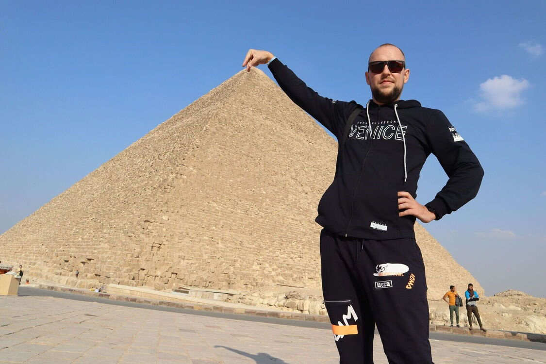  ,   Viktor, 38 ,   ,   