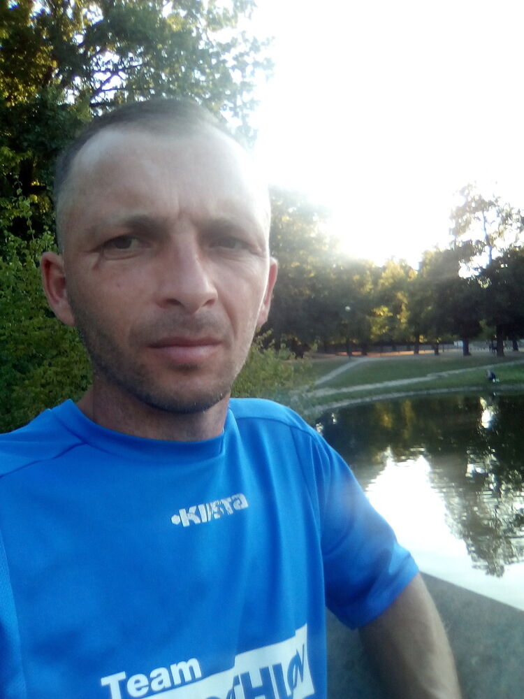  17276845  Daviti, 39 ,    