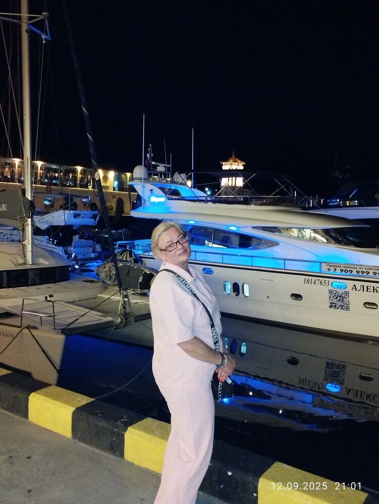 ���������� ��������, ���� ������� Lena, 51 ���, ������������ ��� ����� � ���������, c�������� ���������