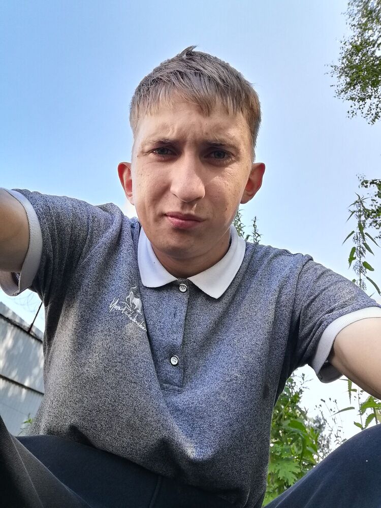  20989545  Anton, 26 ,    