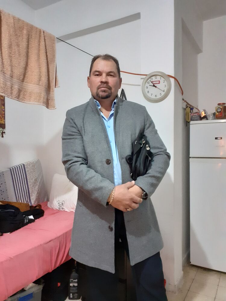  39652315  Alic, 52 ,    
