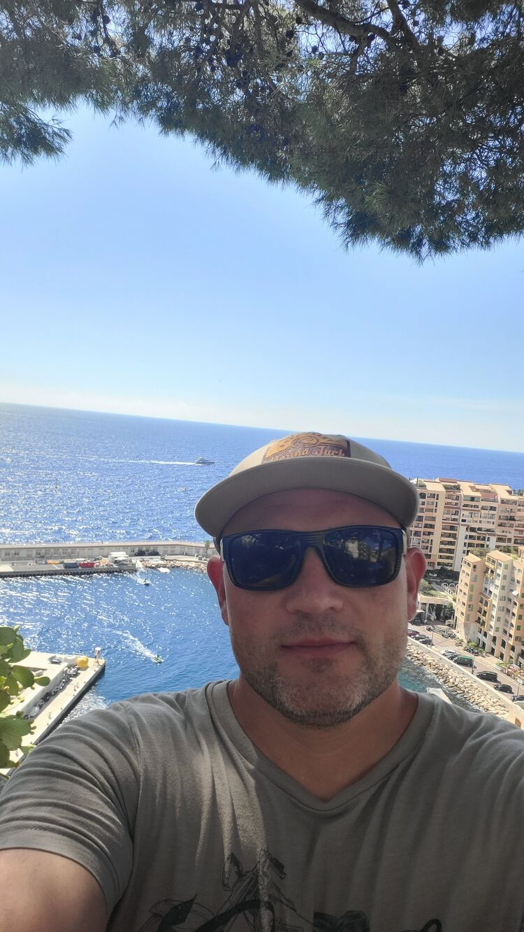  ,   Yury, 42 ,   ,   , c 