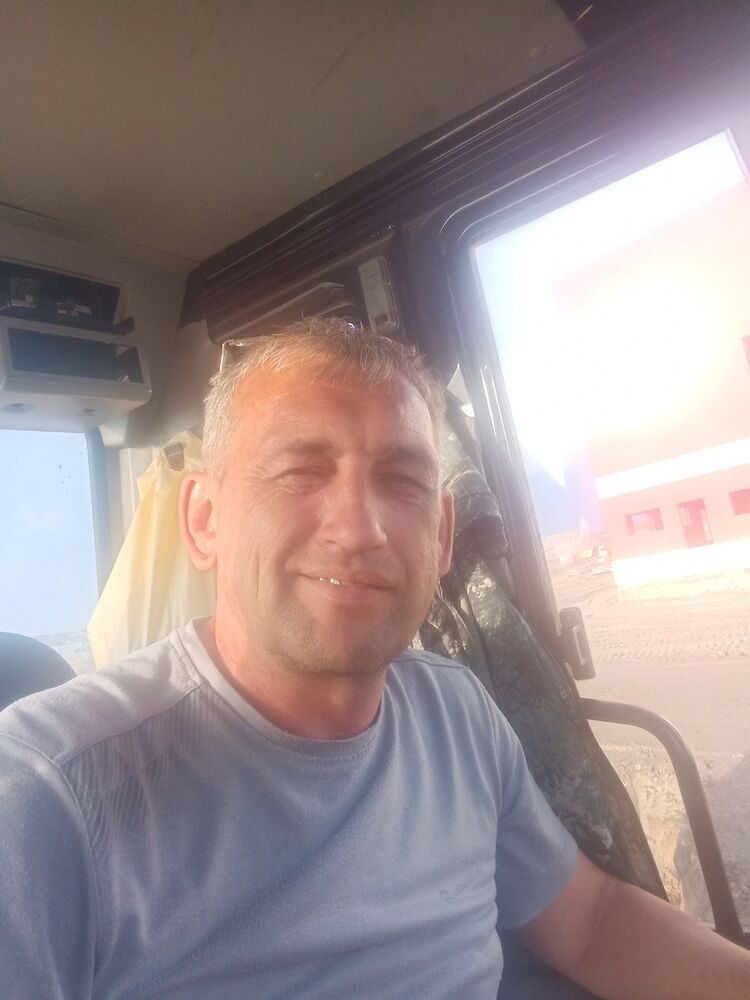 ,   Ivan, 49 ,   ,   , c 