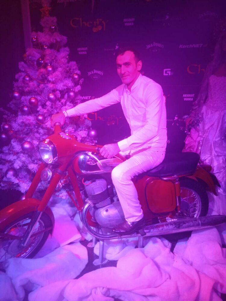  ,   Sargis, 37 ,   ,   , c , 