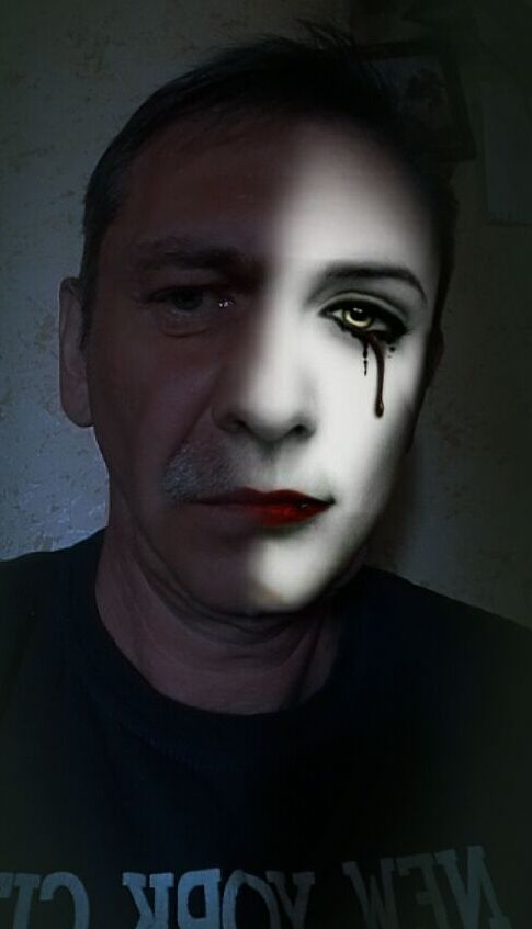  23041095  Valery, 53 ,    