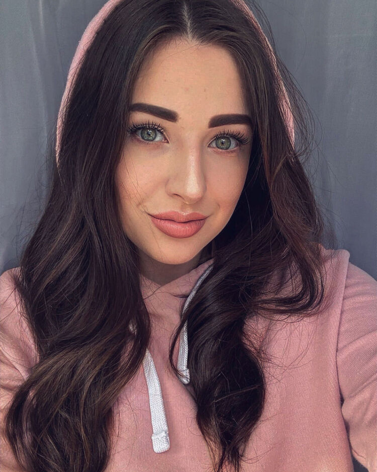  ,   Julia, 26 ,   ,   , 