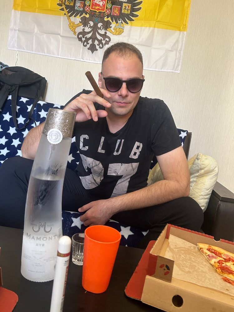  54762375  Dmitrii, 30 ,    