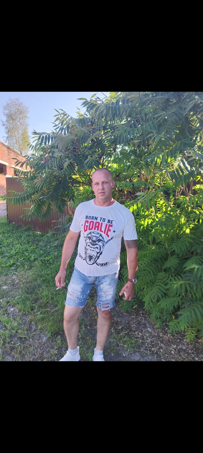  54623805  Alexander, 44 ,    