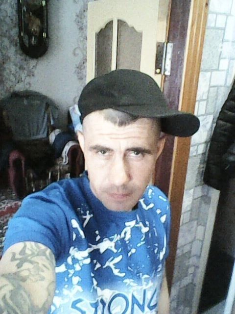  13196265  Aleksei, 45 ,    