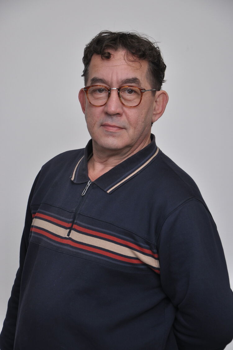  43041265  QMAN, 61 ,    