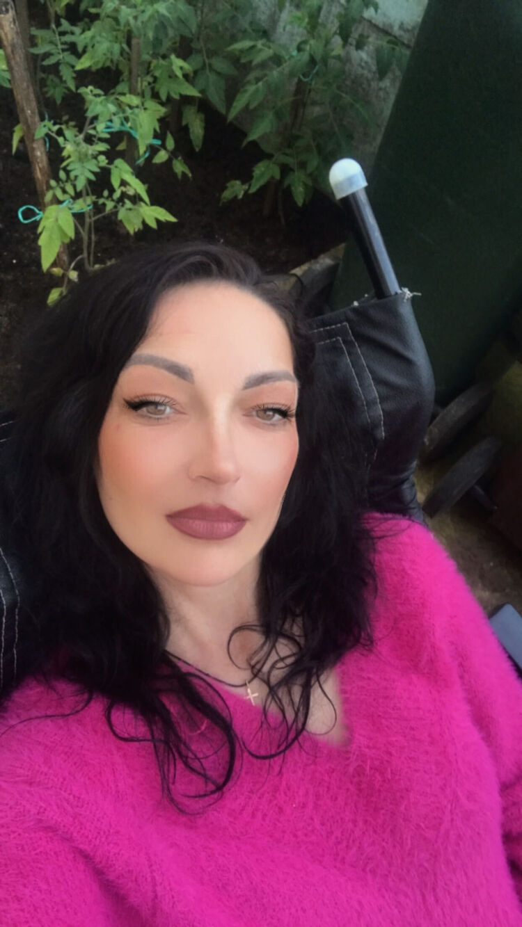  ,   Kris, 43 ,   ,   