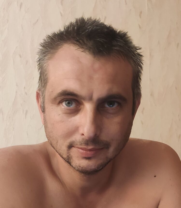  44563765  Vasiliy, 42 ,    
