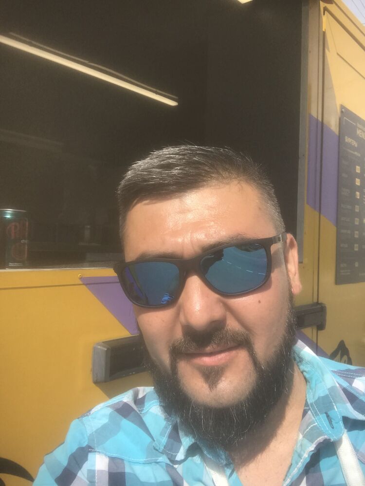  -,   Nurbek, 40 ,   ,   , c , 