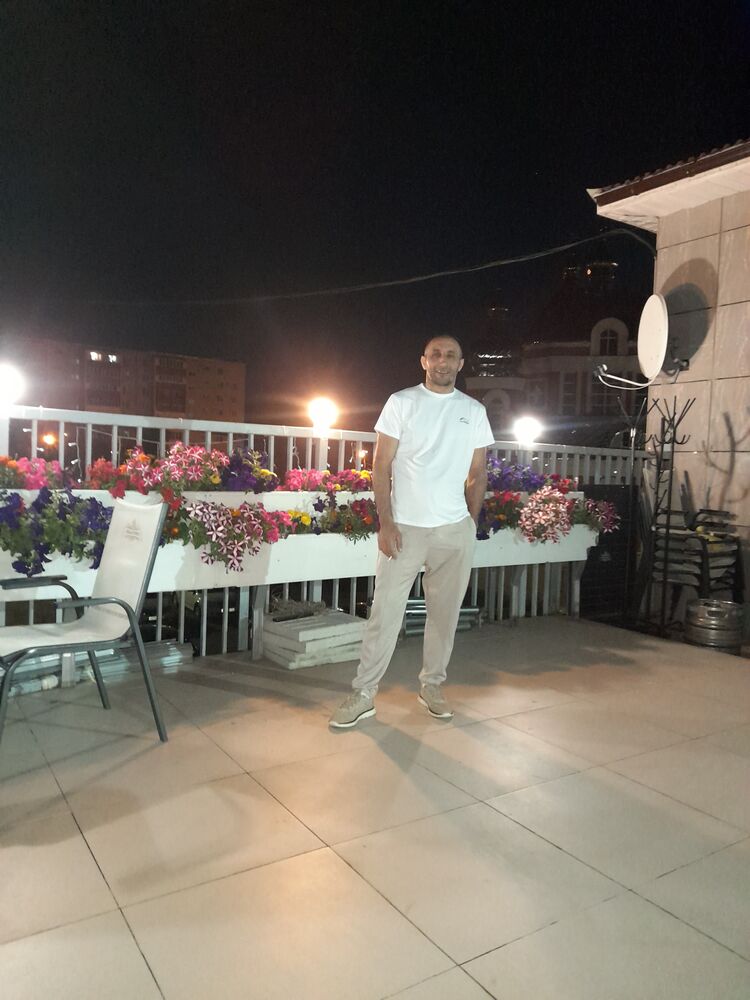  ,   Elmeddin, 42 ,   ,   