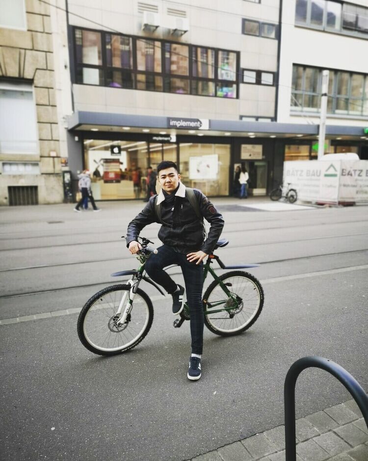  21230355  Nursaiyn, 29 ,    