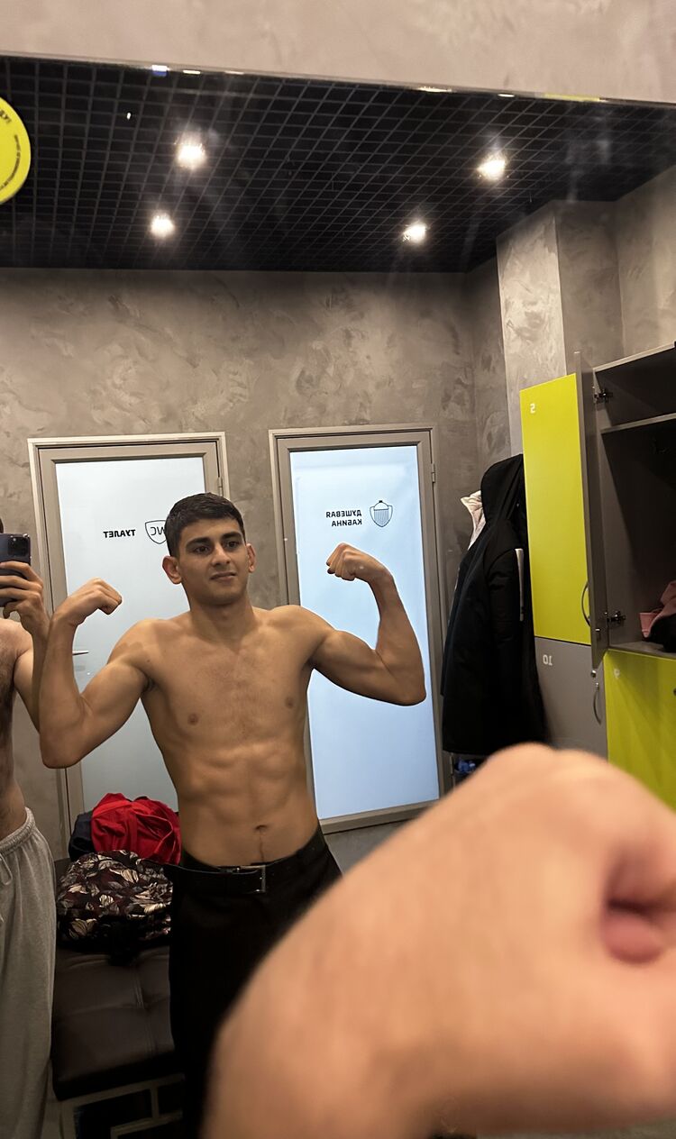  32439015  Kanan, 20 ,    